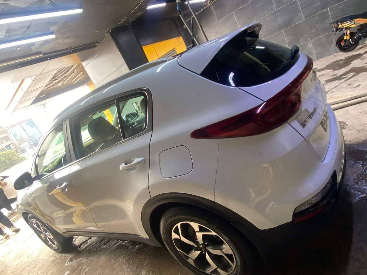 السلام عليك اخوان
سبورتج 2020 خليجي رقم اربيل الجديد هزة وسنوية جديد باسمي تحويل او وكالة كفالة من الصبغ جاهزة ماشية 113 km
السعر 208 وبيهة مجال 
الرقم :*********** متواجد واتساب او عل الخط فقط 
المكان بغداد زيونه
