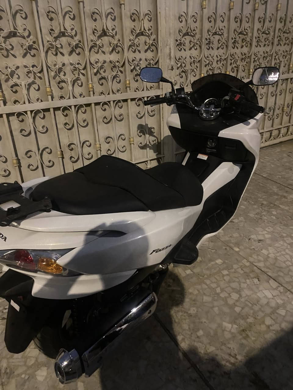 فورزه صفر عشره مكفوله كفاله عامه ماشيه ١١ الف رمبه ابيض صدفي 
المكان المنصور الداوودي شارع التانكي قرب اسواق جواهر 
السعر عل خاص 
الرقم***********
