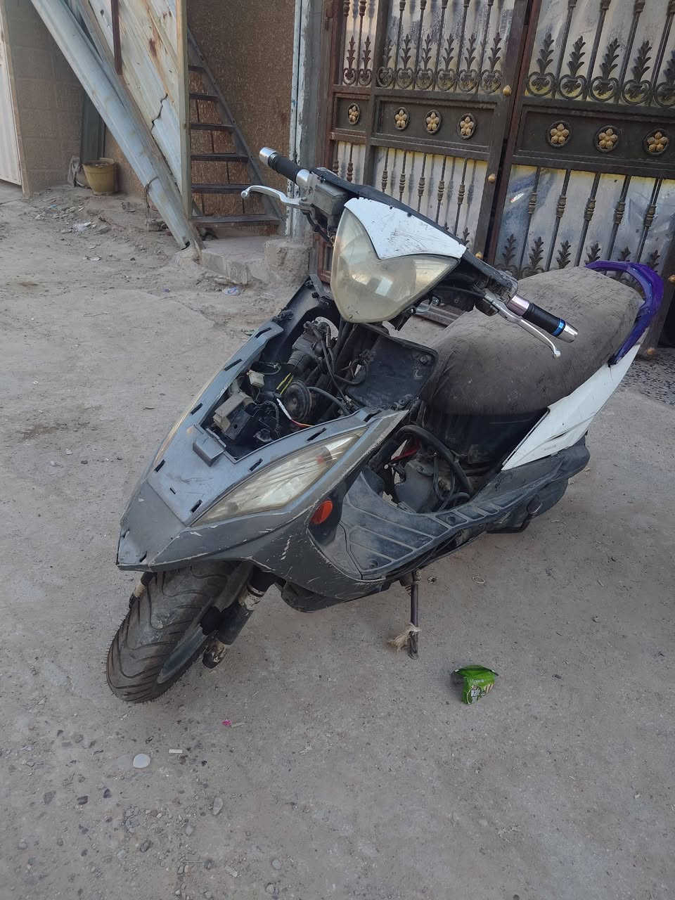 دراجة كامكو g5 نوزل
نكرة شلعة ومعدل
 بريكات امامب خلفي
 اشاير لايت بك لايت 
السعر ١٥٠
بغداد الامين 
***********
