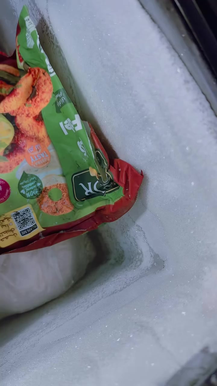 مجمدة تذب ثلج 🥶 نضيفة جدا للبيع
*********** واتساب مكاني زعفرانيه شارع الكهرباء
