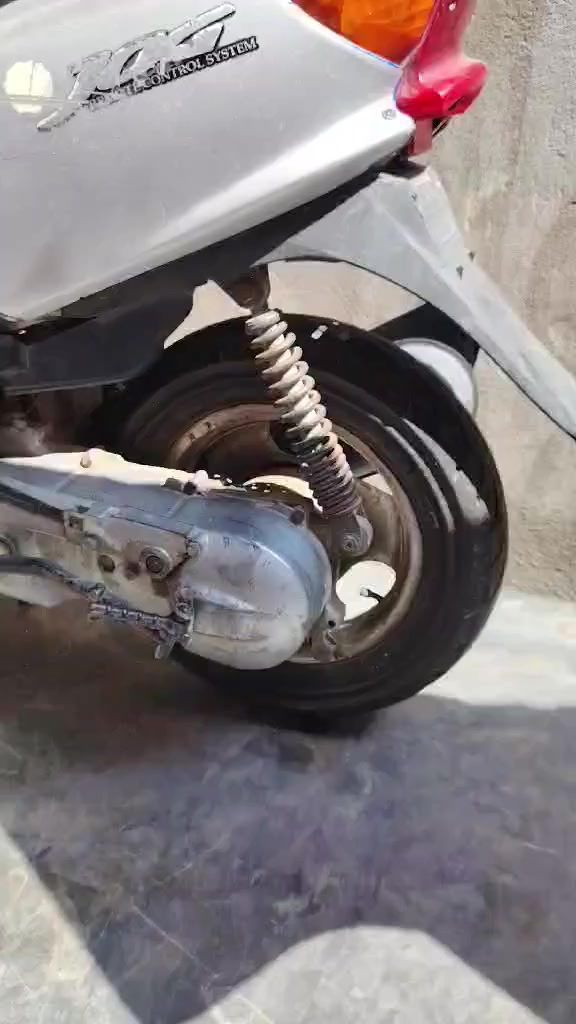 موطور زنبور للبيع ياباني نضيفه شغاله مكينه ناعمه السعر 100 بي مجال مكاني ديالى بلدروز رقم ***********
