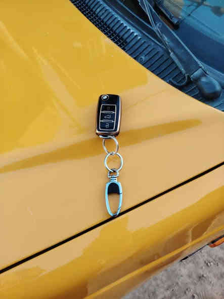 السلام عليكم
بيجو بارص موديل 2020
سياره كارتون نضيفه بشكل 
مامشتغله تكسي اترايك 160 
حداديه تبريد ثلج ماناقصه برغي 
هيئه غرامات تاخذ جاهز 
سياره راعيه مستعجل ع المداور ثاني يوم يداور 
قطرة اخياس مابيه منضومه غاز 
السعر 73وبيه مجال قليل 

رقم الهاتف ***********
