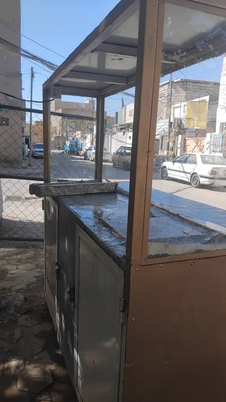 سلام عليكم ميز كافتريا +طباخ وغراض كامله طاوات صوندات طباخ عينين اصلي تسكام صواني مال فلافل تخته ثرم يعني غراض كافتريا كاملات للبيع 200 وبيهن مجال 
للتواصل خاص او ***********
