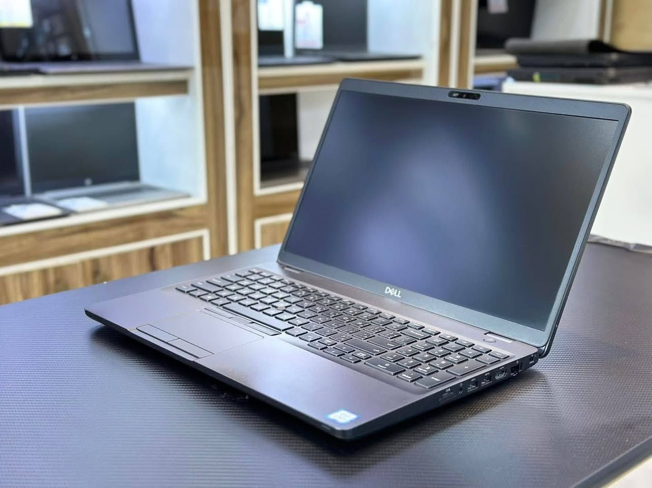 Dell Latitude 5591
🔹 المعالج: Intel Core i5 الجيل 8 فئة H
🔹 الرام: 16GB DDR4 
🔹 التخزين: 512GB SSD m.2 

🔹 كارت الشاشة : 
 خارجي منفصل 2GB Nividia Geforce MX130 
+ كارت داخلي مدمج 

🔹 الشاشة: 15.6 إنج FHD
🔹كيبورد ليزري عربي انكليزي
🔹نضافة عالية جدا 98٪

السعر 470 الف شامل التوصيل والملحقات(ماوس+حقيبة+الشاحن الاصلي)


**إذا كنت صاحب هذا الإعلان وتريد حذفه لأي سبب، رجاءا أرسل رسالة إلى الدعم الفني**