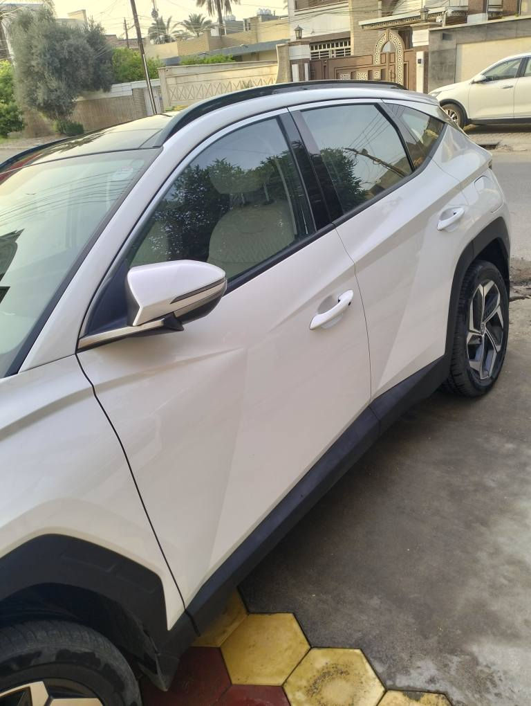 السلام عليكم توسان خليجي موديل 2024 ماشيه 4000 فول بانوراما ويل 19 جنطه كهرباء جلد تبريد قطعتين مكفوله ماعدا بارد قطعه صغيره بجنطه سياره نظيفه جدا على ايدي زيروا بغداد حي الجامعه *********** رايدهه 248 ورقه بغداد, العراق
