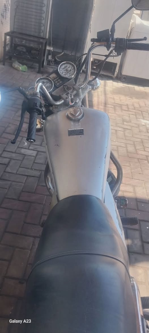 يا الله دايلم للبيع كلشي بي شغال لايت هورن سلف
مكينه ناعمه   باتري جديدالسعر ٤٧٥
للإستفسار ***********
