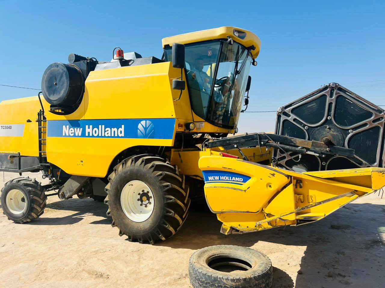 اللهم صل على محمد وآل محمد
للبيع حاصدة نيوهولند 
موديل. 2014. 
حجم 50-40 قايش.. 4بلم 
رقم سليمانية..  تحويل ثاني يوم 

عاده 2100.    ... مكان كركوك الحويجه 
السعر. 85 او بيه مجال 
للاستفسار ***********
