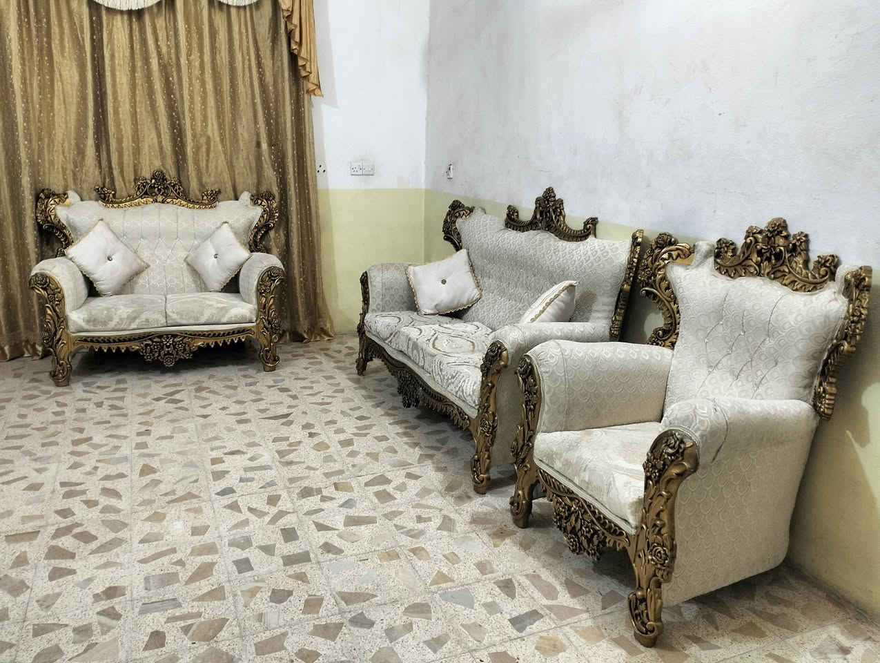 تخم تركي ملكي كلش نظيف 10نفرات السعر 250الف قفل من الخير مكلف بلنشر والشراي يتصل  بالرقم ***********المكان بعقوبه بهرز
