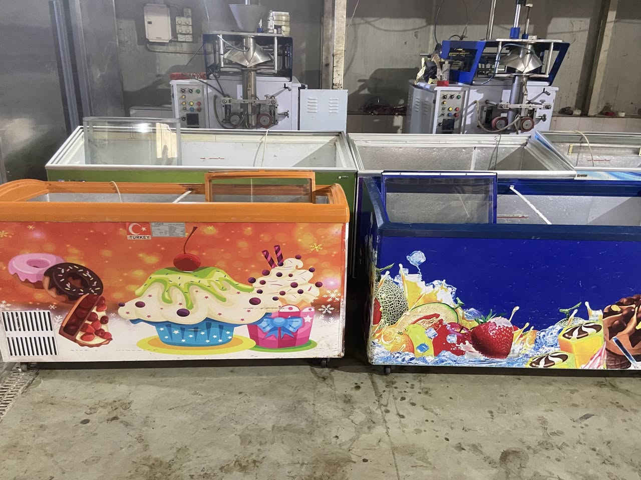 سلام عليكم
عارضات عمودية تركية باب  1  للبيع 
عارضات عمودية كويتة باب 2 للبيع
عارضات سطحية تركية  
 
‏الاستفسار
‏رقم الهاتف : ***********
‏غير متواجد على الفيس
