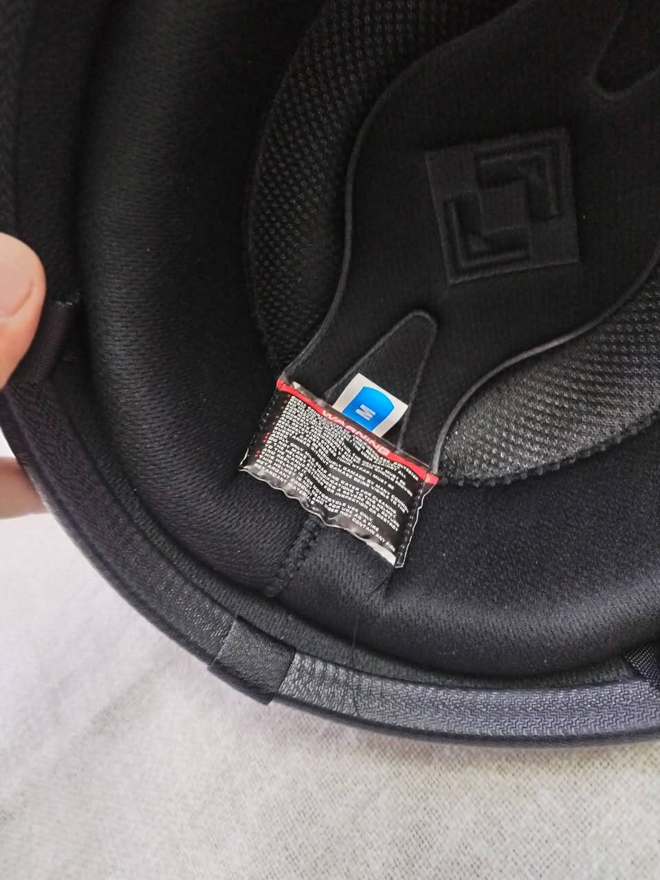 خوذة كلاسك جديده ما مستخدمه
نظارات جلاتين مريحة جدا بالبس 3 الوان ضد الايت العالي والفلاش
مكاني بغداد العبيدي واعتذر توصيل ماعندي
السعر 70 الف ثنينهن رقم الهاتف ***********
