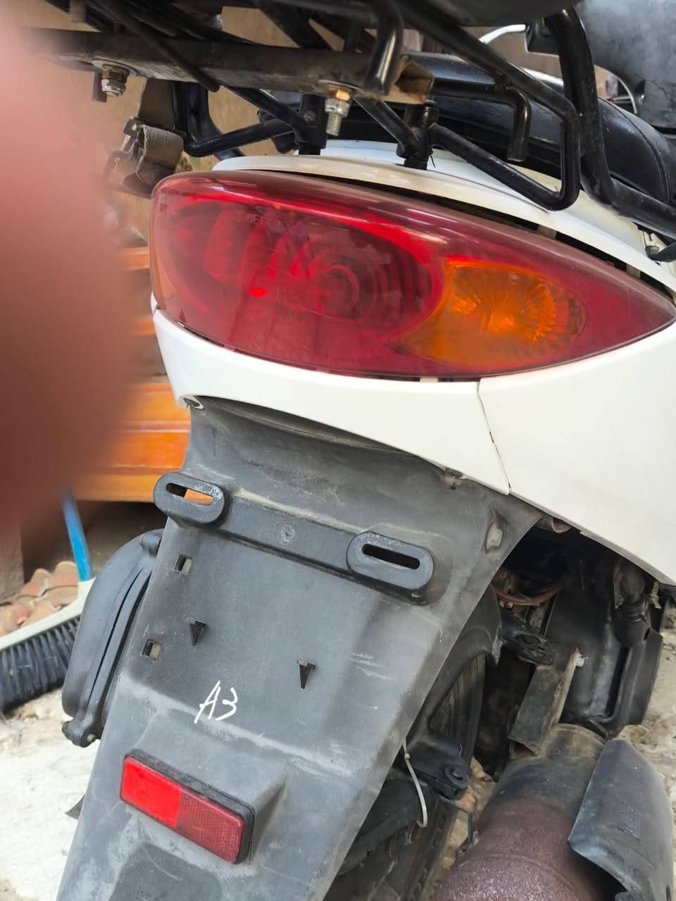 السلام عليكم بريز... يوماها للبيع السعر 800 وبيه مجال ما متواجد مازنجر اتصل ‏‏‪‏‪0 773 066 6463‬‏
