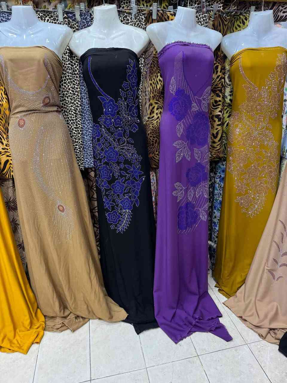 مخاور شماليه الاصلي 
كشمير كابوي مطاط 
ستراس حراري بالصدر والردن 
شرط ميوكع بالغسالة 
يوجد توصيل لجميع المحافظات


**إذا كنت صاحب هذا الإعلان وتريد حذفه لأي سبب، رجاءا أرسل رسالة إلى الدعم الفني**