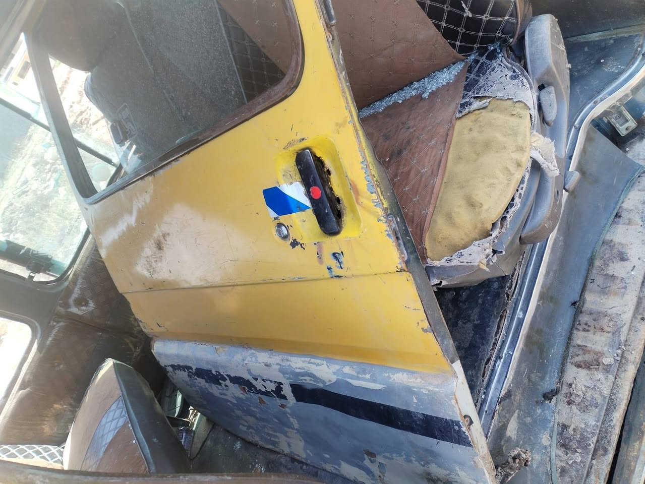 كيه بسته للبيع ابيعه تفصيخ كامله محرك كير اكسن كفاله كامله ابيعه كله الي ريد الاتصال *********** غير متواجد عله الفيس ابيع بيه سنويه وأرقام كامله حادته موجود بصوره ابيع شله وينهم اهل تفصيخ
