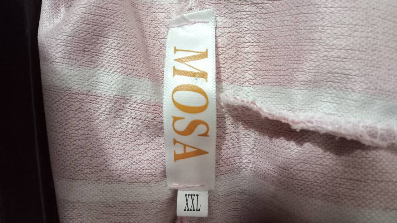 قفطان "Mosa" الراقي.. أناقة مغربية بلمسة عصرية! 🇲🇦✨
لعشاق التميز، أعرض لكم جلابية (قفطان) من ماركة Mosa الشهيرة، جديدة تماماً وغير مستعملة. قطعة تجمع بين الراحة والفخامة، مثالية للطلعات الصيفية أو المناسبات العائلية.
التصميم: جلابية مخططة مع كبوس (هوديت) أنيق يضفي لمسة شبابية ومميزة.
القياس: مكتوب عليها XXL، لكنها تناسب فعلياً قياس XL (42/44) لضمان إطلالة مرتبة.
الطول: مصممة لتناسب طول 170 سم

تصويري الخاص ❤️سعر 25 الف وبي مجال 
لتريده تتفضل خاص ماعندي بس قطعه وحده


**إذا كنت صاحب هذا الإعلان وتريد حذفه لأي سبب، رجاءا أرسل رسالة إلى الدعم الفني**