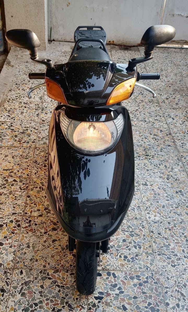 جمعه مباركه. دراجه سبيسي ياباني.  مفتوح مره وحده بحاله ممتازه مثل ماموجود بالصوره. شغاله سلف وهندر كهربايات شغاله فقط كيج الكيلو متر واكف عداد البانزين شغال زوج تاير جديد مع كابريتر جديده وبلك مع قايش جديد السعر 550 وبيها مجال للشراي مكانها كوت زين القوس للتواصل *********** فدوه لوجهك اذا متشتري لاتتصل ولا تعبني وتعبك والسوك مليان كلشي بي
