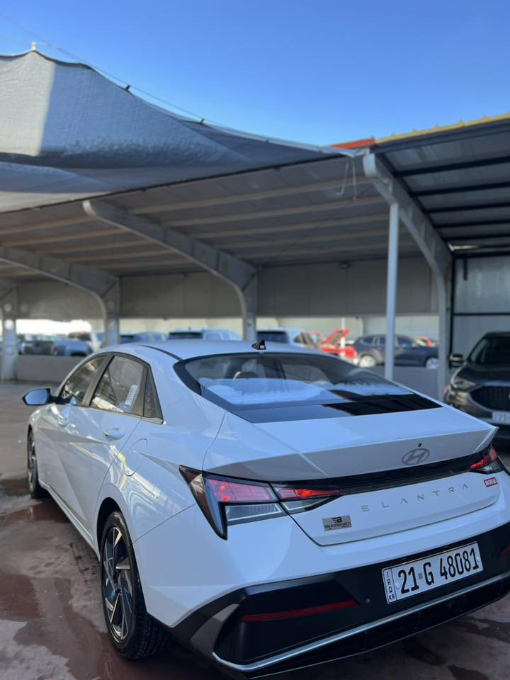 هۆندا ئەلێنترا مۆدێلی 2025 فول مواسەفات کلین 8 هەزار رۆشتووە رەقەم سلێمانی شوختیشی نیە نرخی 152  ژم ***********
