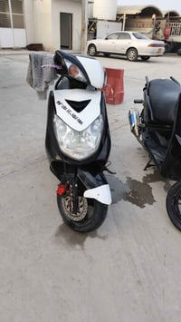 دراجة سكنس فحل صارلها شهر نازله من الرمبه دراجة كفالة مامفتوحة نضيفه ا...