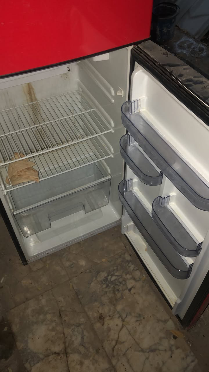 بعده بجيسه ١٢ قدم ***********
