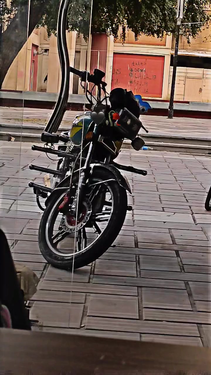 السلام عليكوم دراجه يراني موديل 24المكينه 200ccمكفوله لانضوخ ولا تنقيص ولا تبخير ماشيه 8الاف مامشتغله دلفري ابد اوراق كامله بيه نواقص خفيفه مثل الصفاحيه اليسره والإستاند التعليك موجود بس ماشاده سعرها 850وبيه مجال حك الجيه مكاني بغداد كراده مريم ***********
