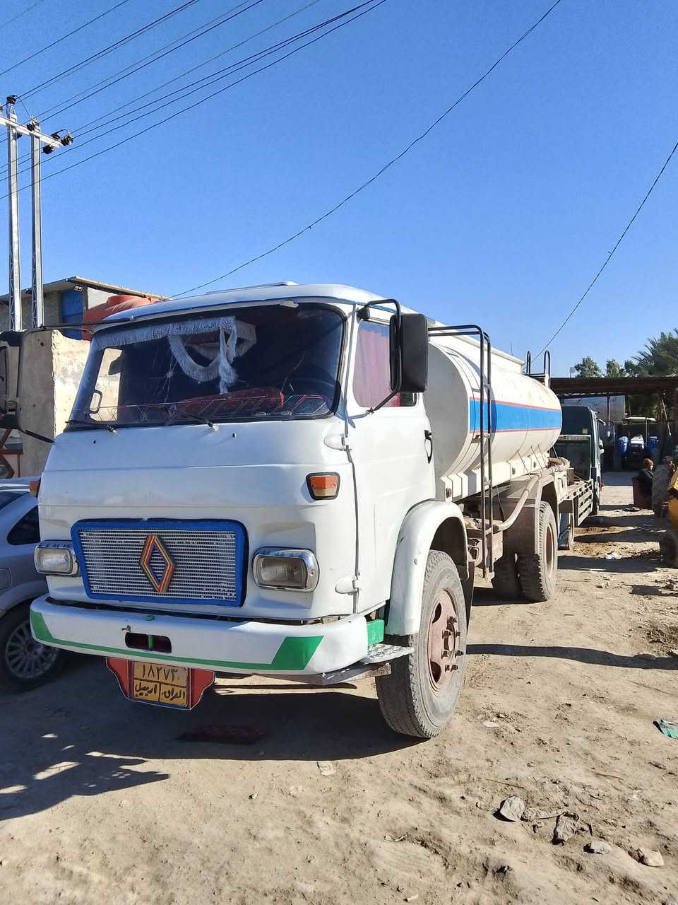 السلام عليكم للبيع ثنين لواري رقام وسنويه وتحويل مكفولات بسعر مناسب للاتصال على الرقم ***********
