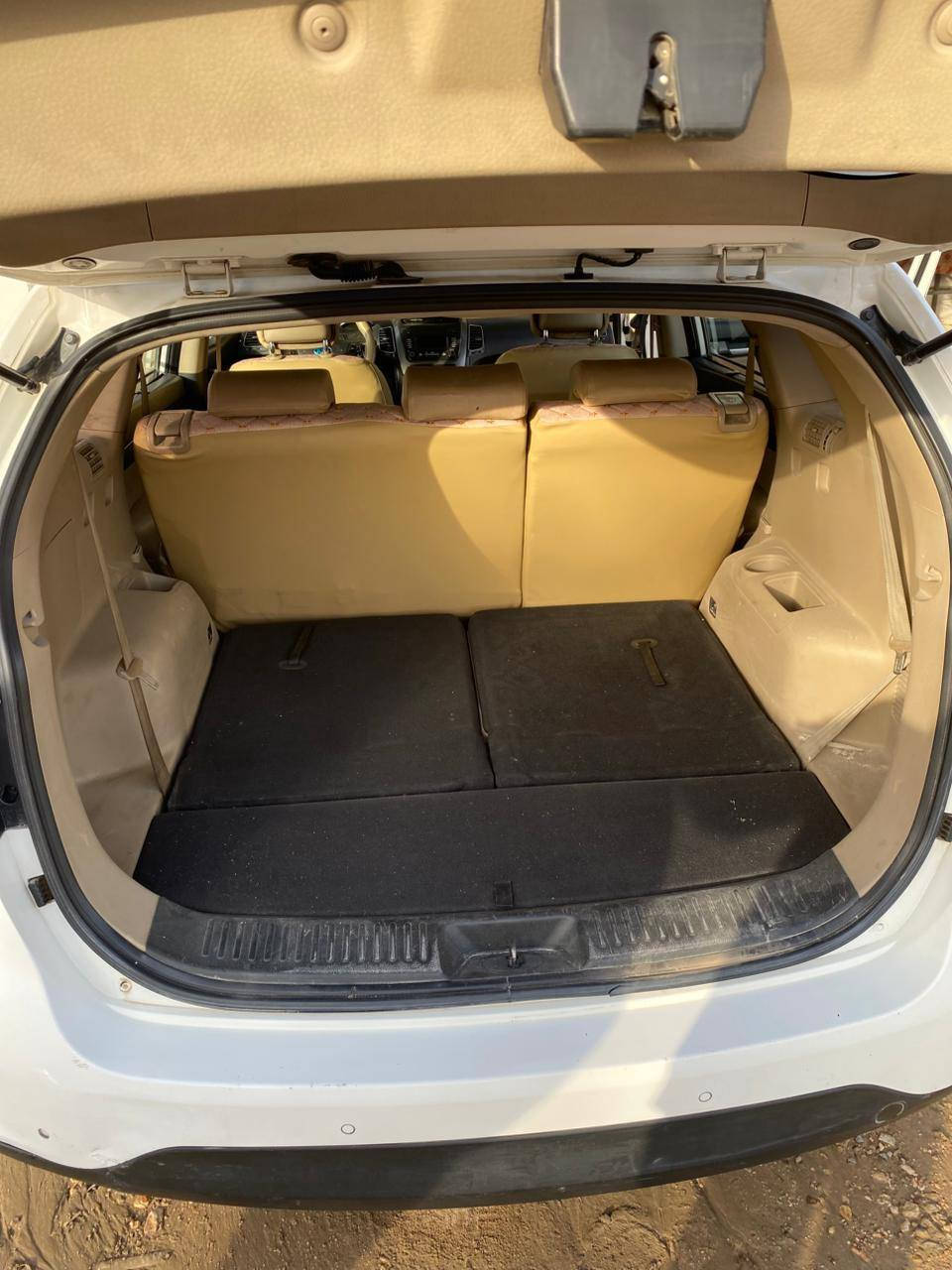 سورينتو خليجي 2015 رقم دولي اربيل بسمي سنويه لل 2030  اربعه سلندر مواصفات فول ماعده البونراما.. بصمه.. كشنات جلد تحكم ستيرن حساسات امامي خلفي بصمه ابواب كشنات كهرباء ٧ راكب لايت زنون مري شفط السياره ثلاث قطع تبريد ويالة كروم هواي بيها مواصفات وحلا من صوره جاهزه السياره على اخر حبايه عنوان ديوانيه اتصل واني خادمك ***********
