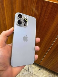 للبيع 15 برو ماكس  ذاكرى 512  الجهاز عربي شرق اوسط AAA يعني ماستر  كلش...