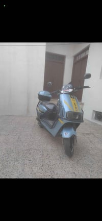 للبيع 6بطاريات تواصل07758585767