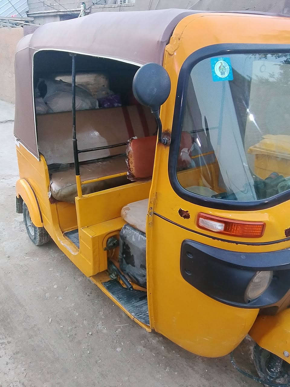 تكتك موديل 18 نضيفه 
تكتك نضيفه موديل 18نضيفه جدآ سعر 6 وبيه مجال***********
