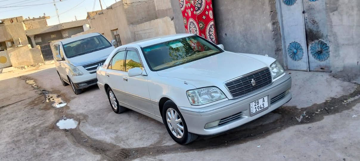 سلام عليكم جنون للبيع 2001 مكفوله من الطكه الجاكوك سياره جديده معنه الكلمه مكينه VVT-i جديده لا تنقيص ولا تبخير 3 دكم  تبريد ثلج حداده جديده  تايرات 4 بجيس كهربائيات كله شغاله منضومه زنون دبل تاب رقم نجف بسمي تحويل ثاني يوم ***********
سعر 130$
مكاني البصره الزبير
