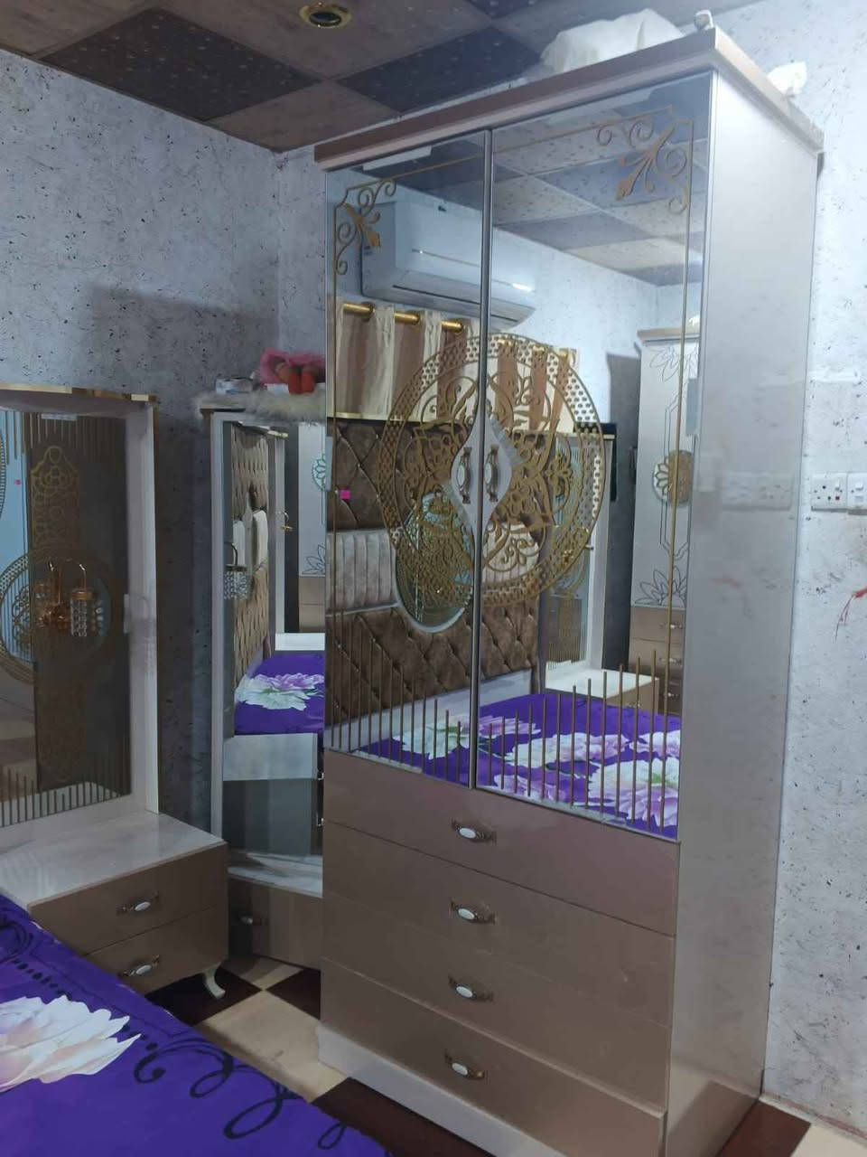 سلام عليكم 

غرفه نوم تركيه
بحاله جديده
للبيع 
للأتصال
***********
مكان الزبير الجاهزه
انا مكلف بالنشر
والسعر اتصل بالرقم وبيك خير وتدلل البصرة, العراق
