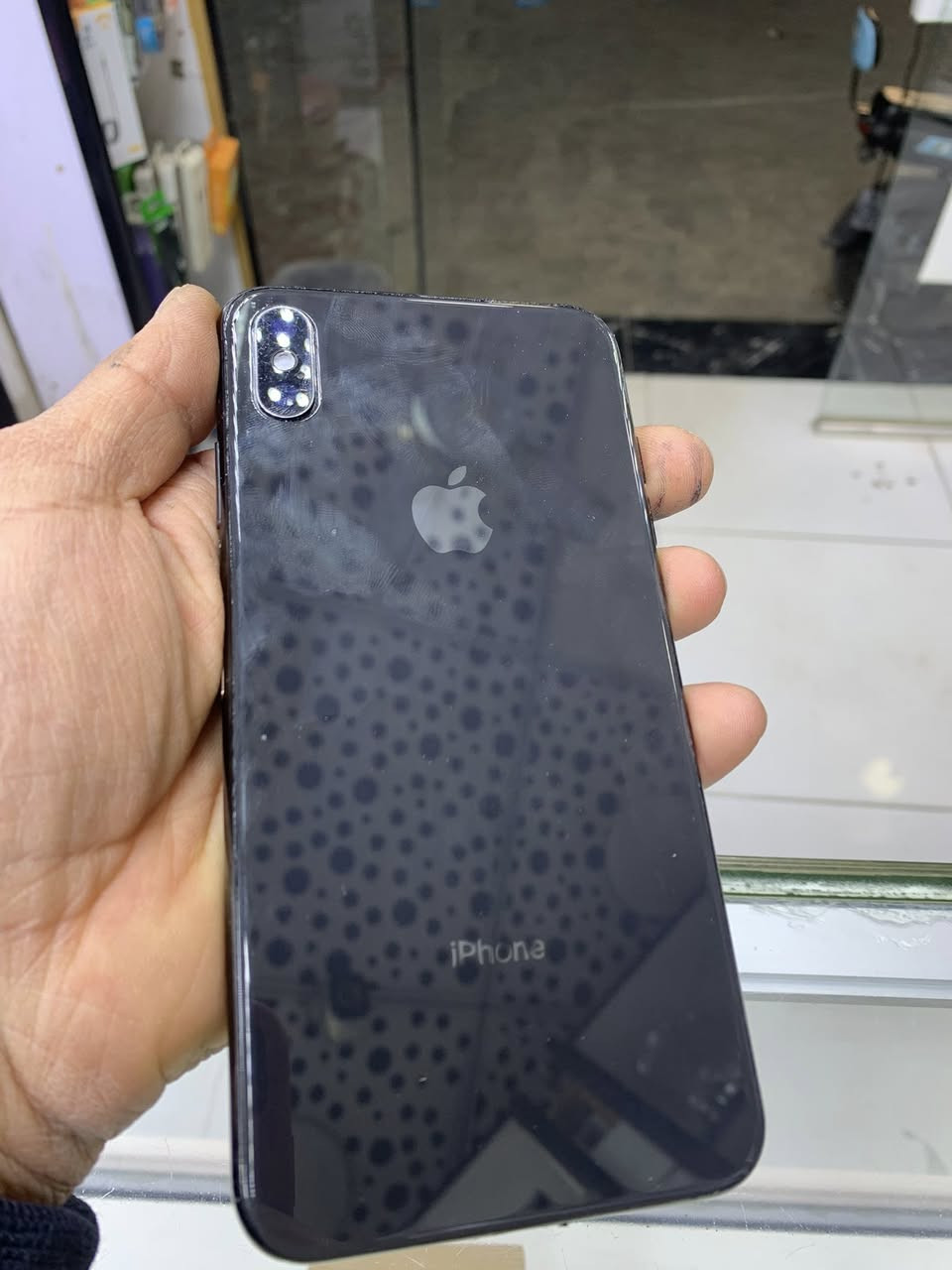 السلام عليكم ايفون اكس ماكس للبيع ذاكره (64) الجهازين الرمز موجود شغال بس قافل آيكلود بس الرمز موجود للاستفسار ***********
