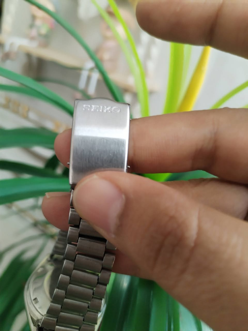 سيكو 5 اوتماتيك مميزه فنتج أصلي 
مينه ذهبية 
(نظافه 95% كلجديد) 
قطر 35
سير اصلي
*********** 
سعر 75 الف
