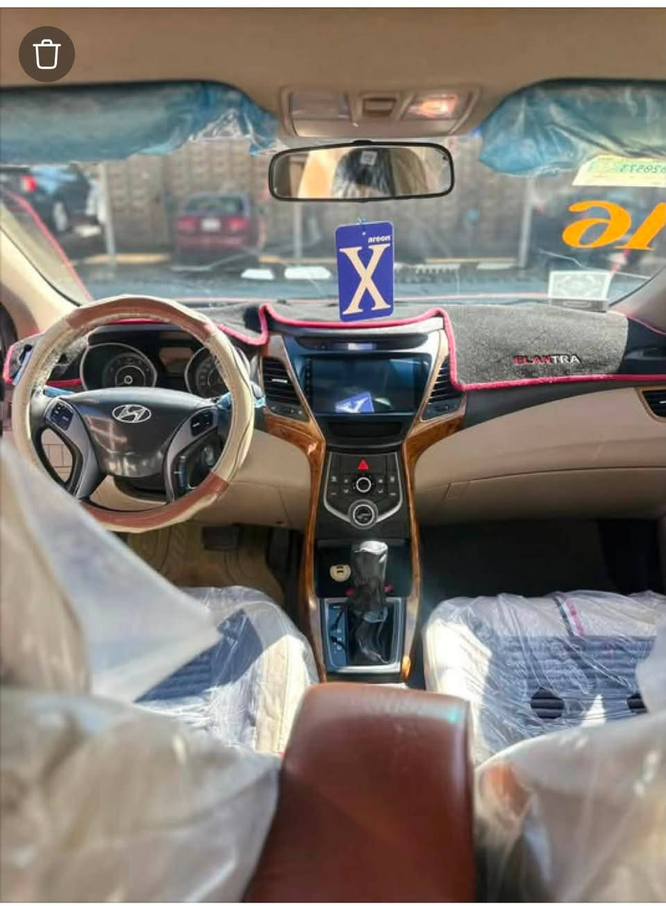 النترا موديل 16 خليجي محرك 1800 سيارة نظيفه مال بيت بيها صبغ نص الباب الخلفي عكس السائق وخشم البنيد معدل بارد وبارد 
بيها يم بطانه التاير تعديل خفيف وبارد بسيط اسفل الجاملغ الامامي عكس السايق     سعرها 125 مكانها الرمادي 
رقم الهاتف ***********
