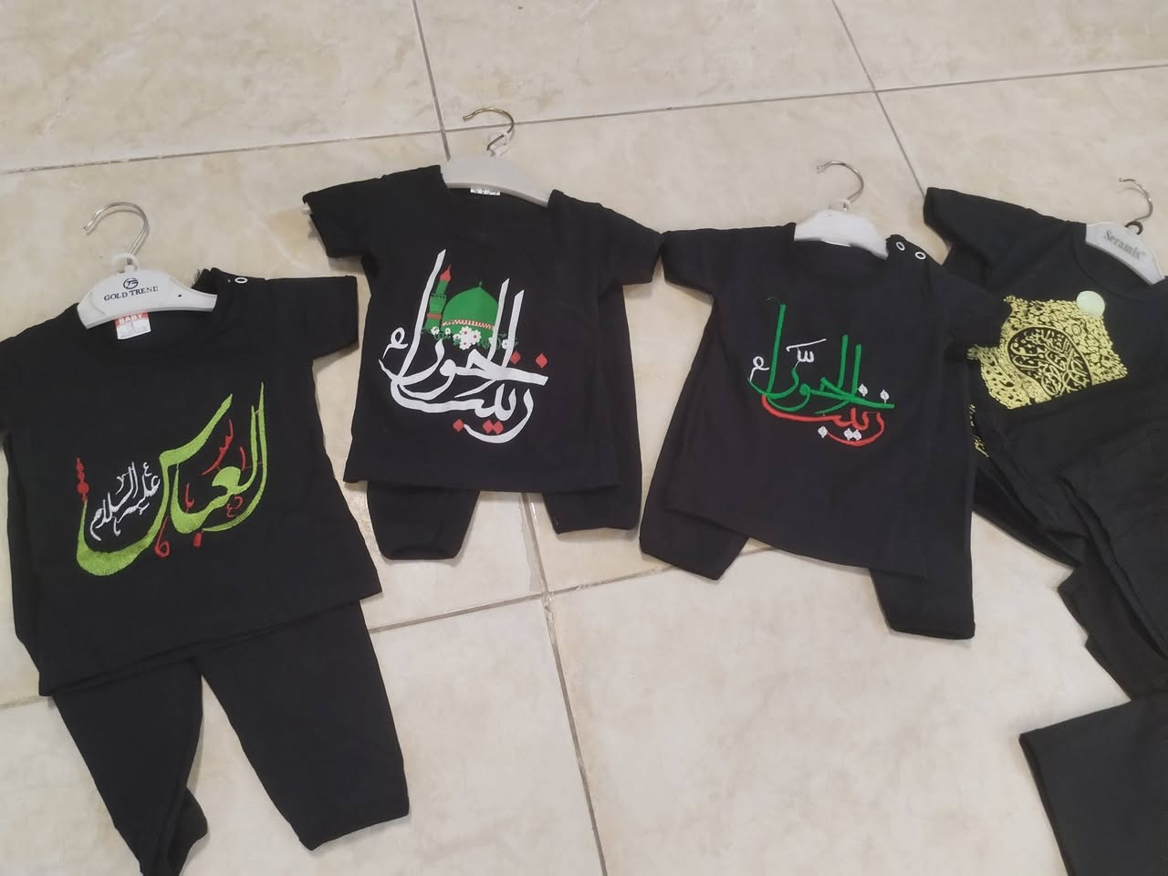 مناسبه شهر محرم
 الحرام  يوجد لدينا ملابس اسود 
من شهر لحد سنه 
اسعار جدا مناسب  سعر جمله
سعر قطعه ب 2 الف اذا تاخذ قطعتين احسبه الك ب 3 الف 
العنوان خانقين قرب مركز شرطه محل حسن ايراني 
***********
