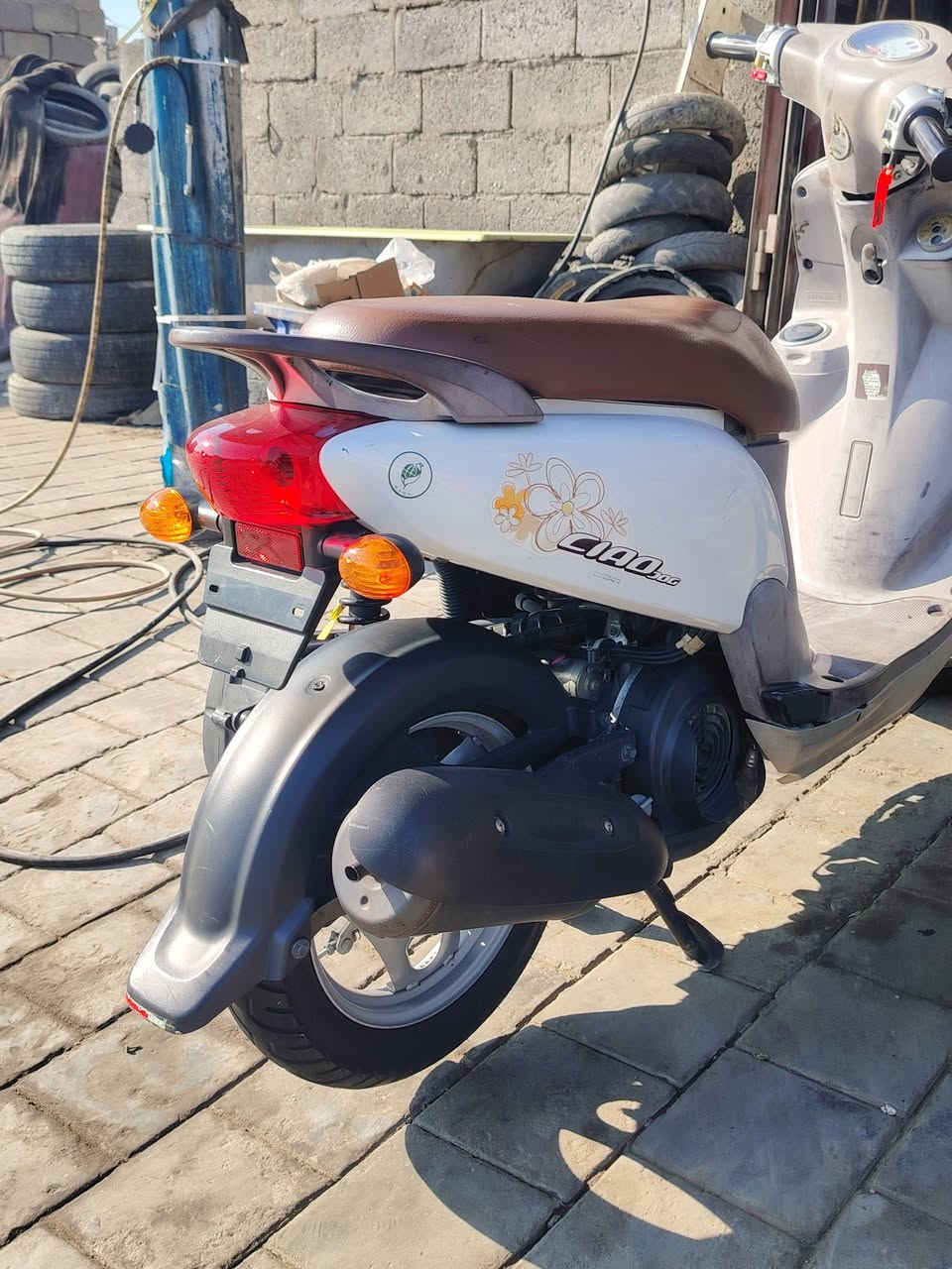 دراجة فلة للبيع دراجة رمبة جديد علة أيدي موديل ٢٠١١ مكفول كفالة عامل كلها ختم واحد وية لمكينة مكان بغداد الشراري يتصل علئ هذا الرقم *********** السعر بواحد
