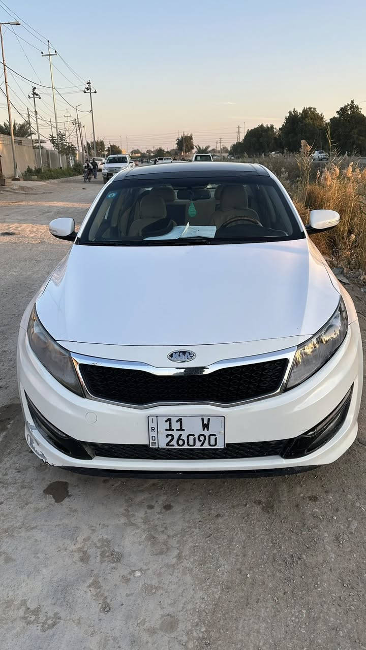 السلام عليكم كيا اوبتيما للبيع موديل ١٣ خليجي مكفوله من الصبغ بيهه قطعتين تبديل  مال مؤسسه نفس اللون مطابق شركه حته السونار مايميزه وفتح براغي لغرض التكعيد محرك مكفول كير حداديه جديده تخم تاير باتري جديد  سنويه رقم بغداد انكليزي بسمي مكاني ديوانية *********** السعر ١٢٣ مجال قليل حك الجيه @
