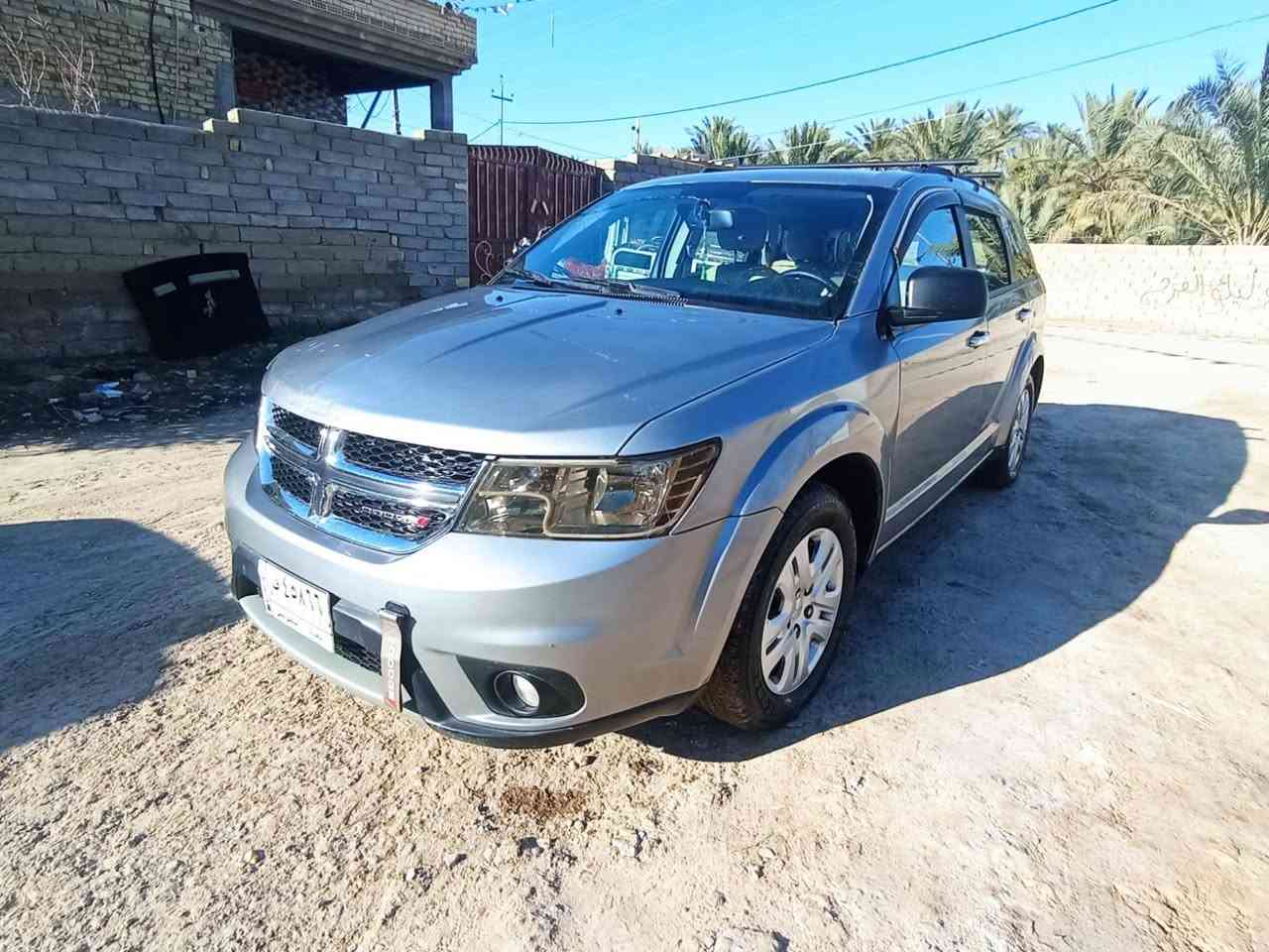 جورني موديل 2018 امريكي بيه الجاملغ الايمن مصبوغ. سبعه راكب مكينه كير حداديه كله جديد 
مكان السياره ذي قار الفهود *********** ناصرية, ذي قار
