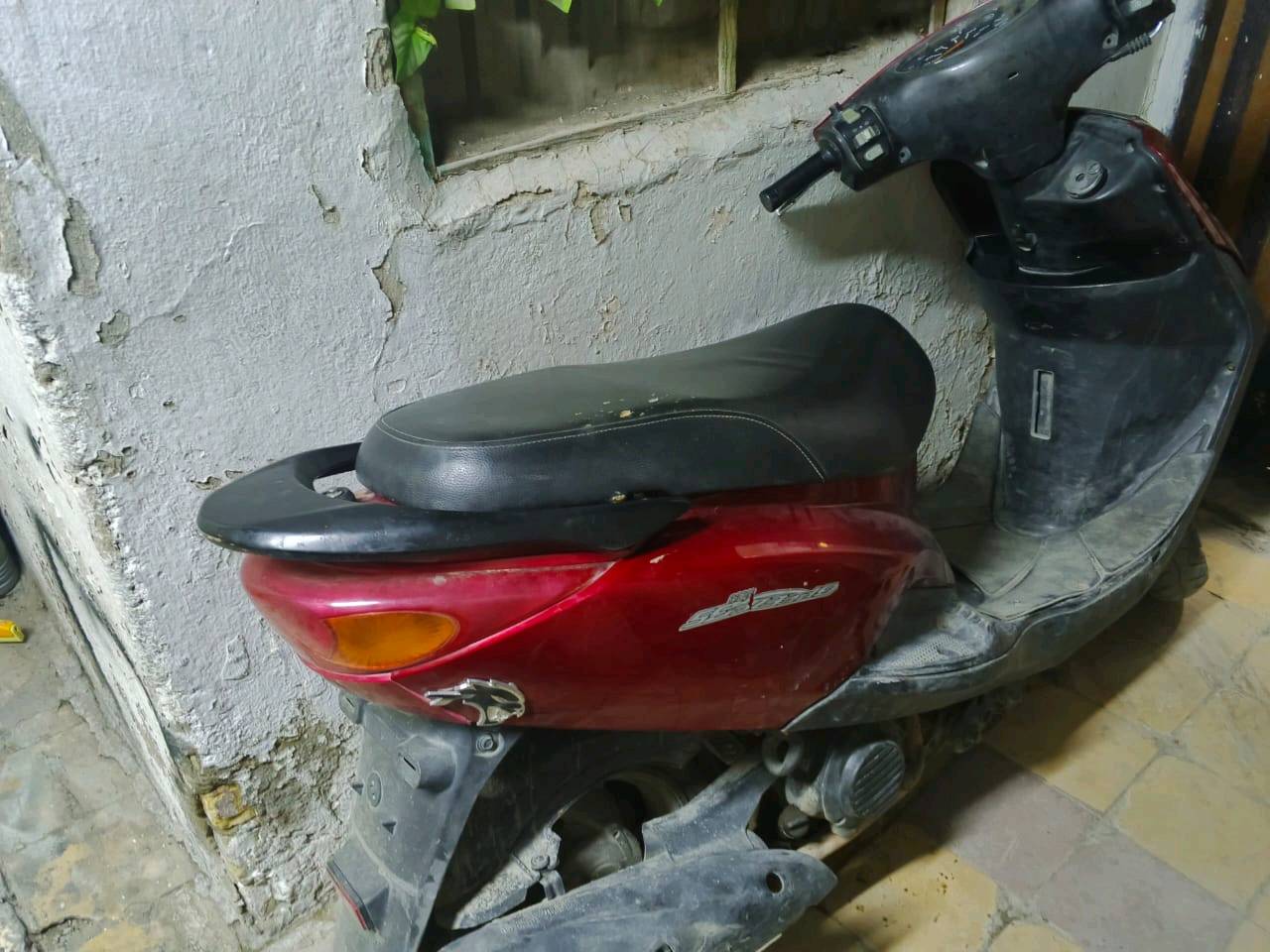 دراجه بريز دراجه نضيفه وجديده والسعر 450الف ودراجه  بيه صوت اكلج خلفي بس و باتري يحتاج شحن والعنوان بغداد الحريه 