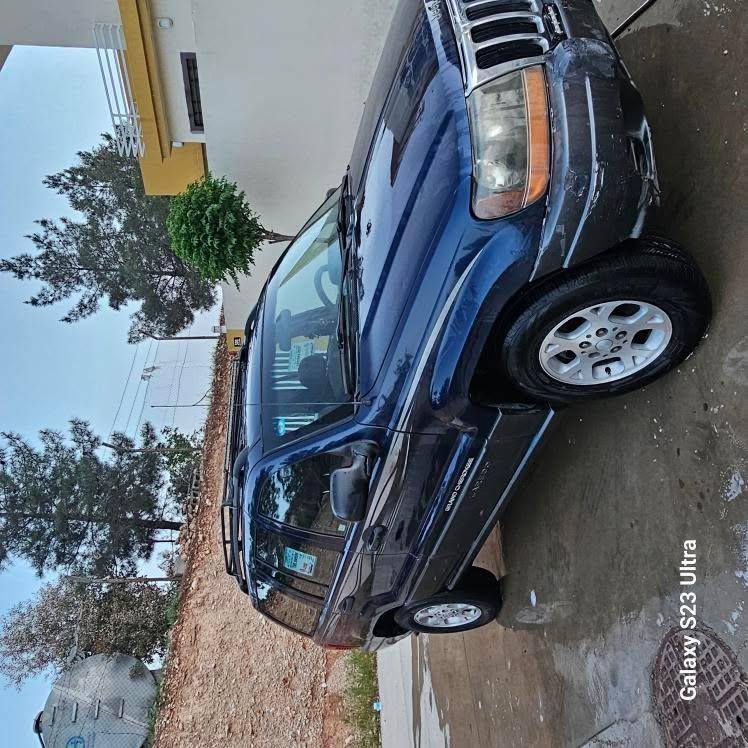 سلام عليكم للبيع او مراوس جيب شيروكي 2001 السياره كير مكينه خير من الله المكينه تجفيت جديد  
المكينه خير من الله تبريد شغال صدره 70% كهربائياته كله شغاله السياره ناعمه كولش وحلوه بل حقيقه لا ضربه ولا تبديل ولا اي شي كوله بلاديه بيه كم شغله نقص متكلف هواي السعر 60 وبيه مجال قليل مكان حي الجهاد ***********
