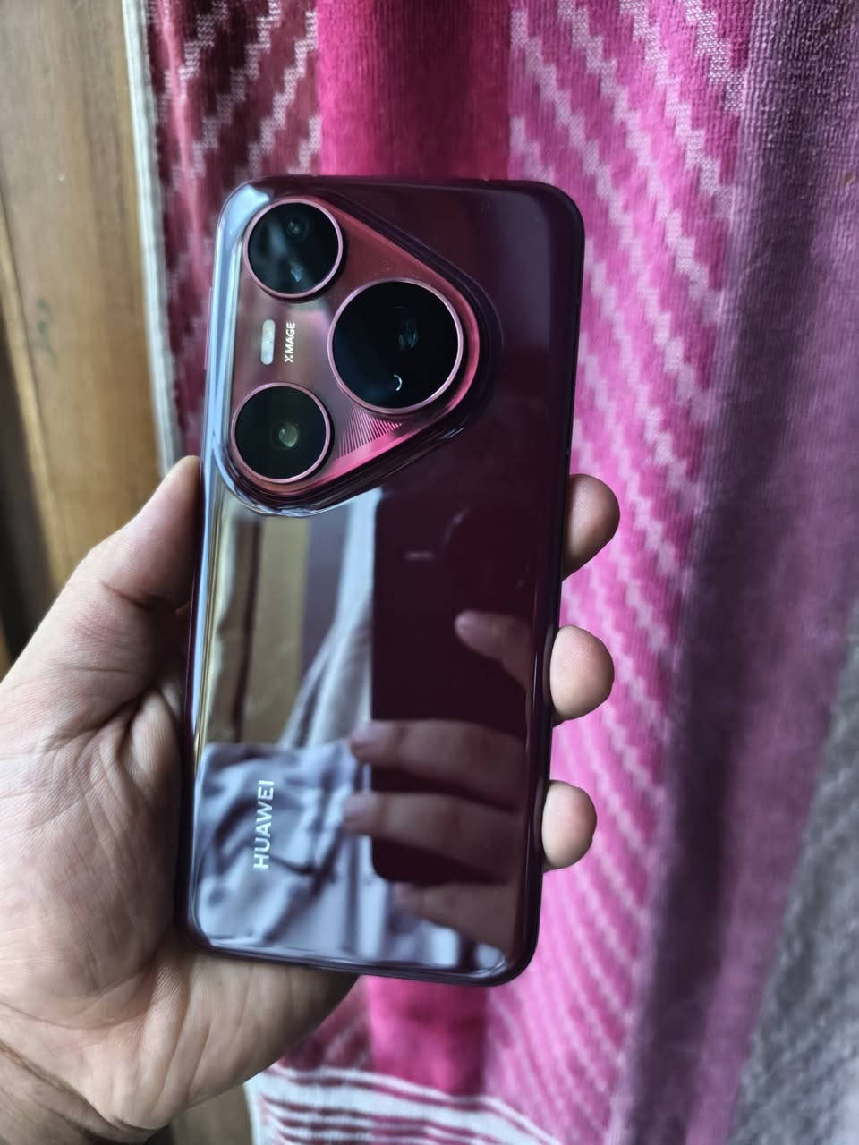 بسم الله الرحمن الرحيم
للبيع HUAWEI Pura 80 Pro
وحش الكامرات من هواي
الون المميز الوردي الغامق
جديد شخط مابي كامل الملحقات 
نضافة 100/100
شاحن سريع 66 واط تايبسي توتايبسي
بطارية 100
سعرة 950 وبي مجال بسيط للطيبين
او امراوس حسب
مكاني غزالية 
رقم ***********
