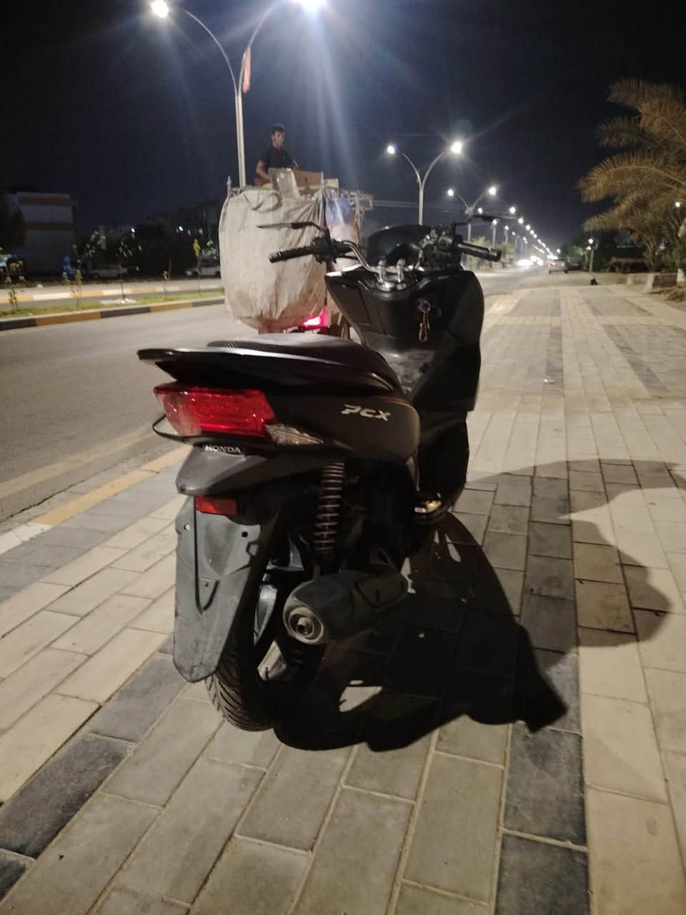 pcx جيل ثاني
بيسي اكس جيل ثاني دراجة اي نقص مابيهة 
رايدهة ب١٥٥٠ وبيهة شي بسيط 
***********
