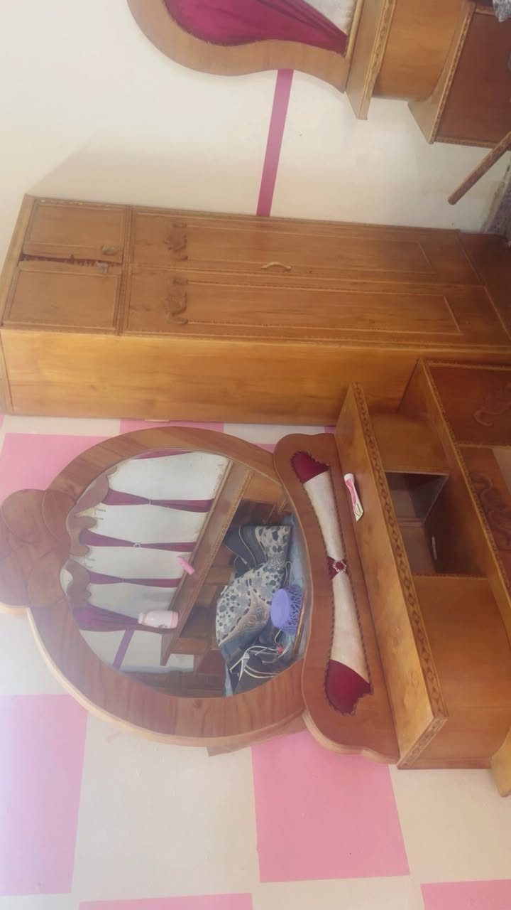 غرفه نوم جديده صالي فتره من ماخذها زلق مابيها شغل مال مال ديوانيه درجه اوله ‭0771 278 6873‬
