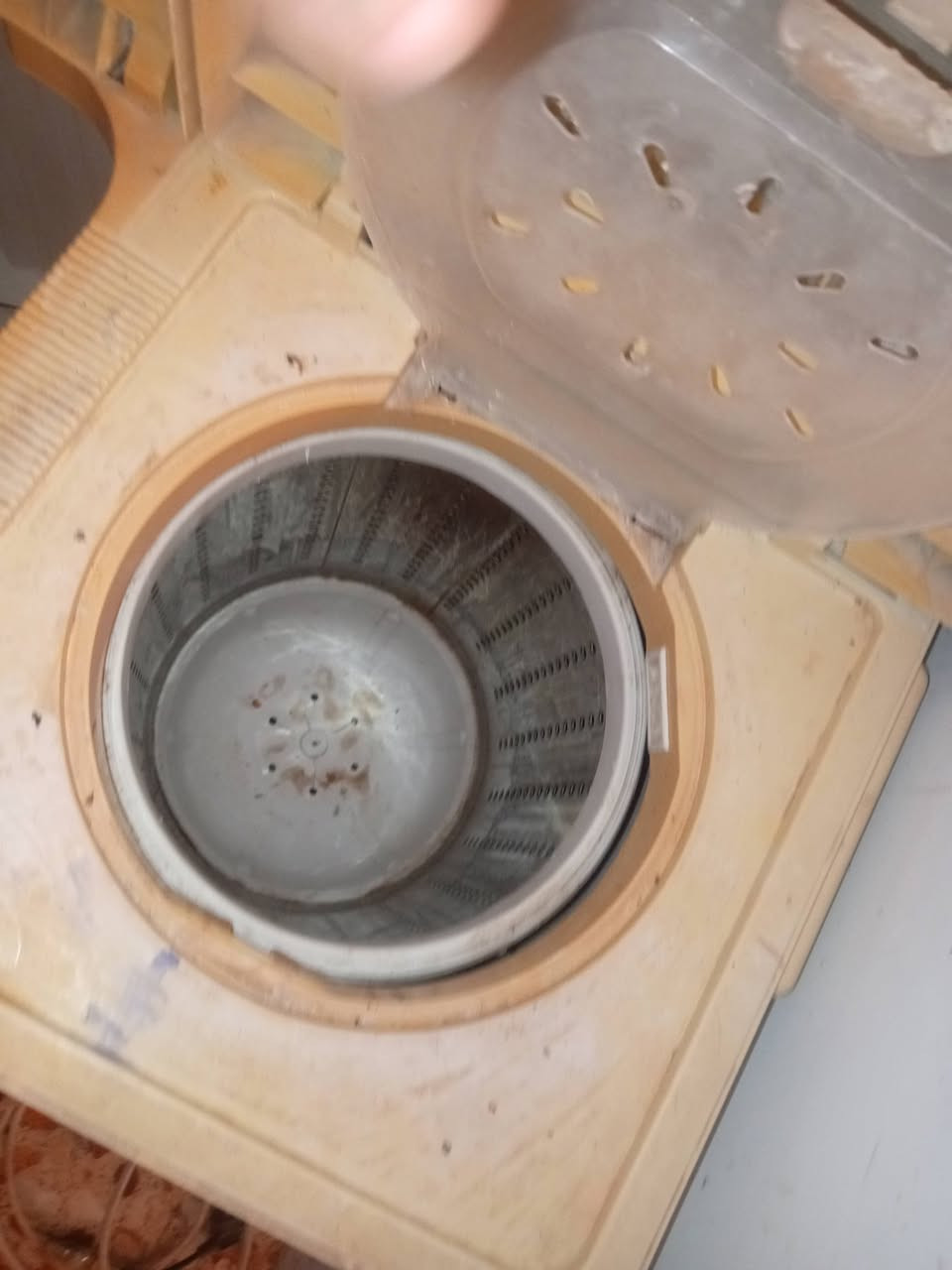 غساله شغاله بي تنشيف عاطل ٤٠ الف كوت حي جهاد ***********
