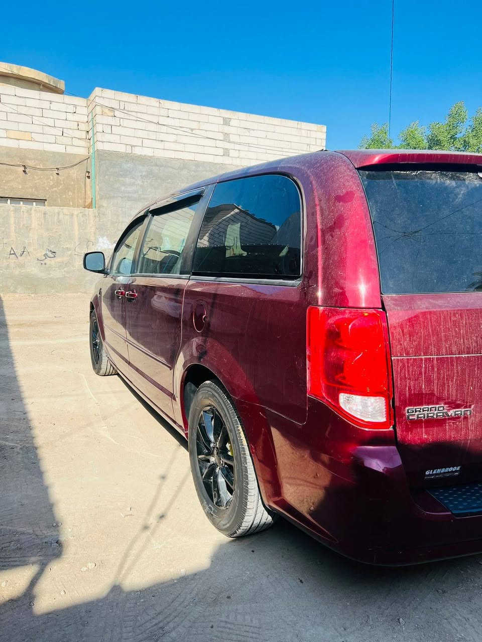 دوج كرفان للبيع موديل2017
محرك 3600
تبريد 3 قطع شغال ثلــج
كشنات بلـع 
تحكم سترين 
ويـل 17 
باب عادي 

السعر 160وبيها مجال 
السياره خير من الله مثل الساعه ومعايزة شي
للاستفسار
‏‪‏***********
***********
موجوده وتساب
