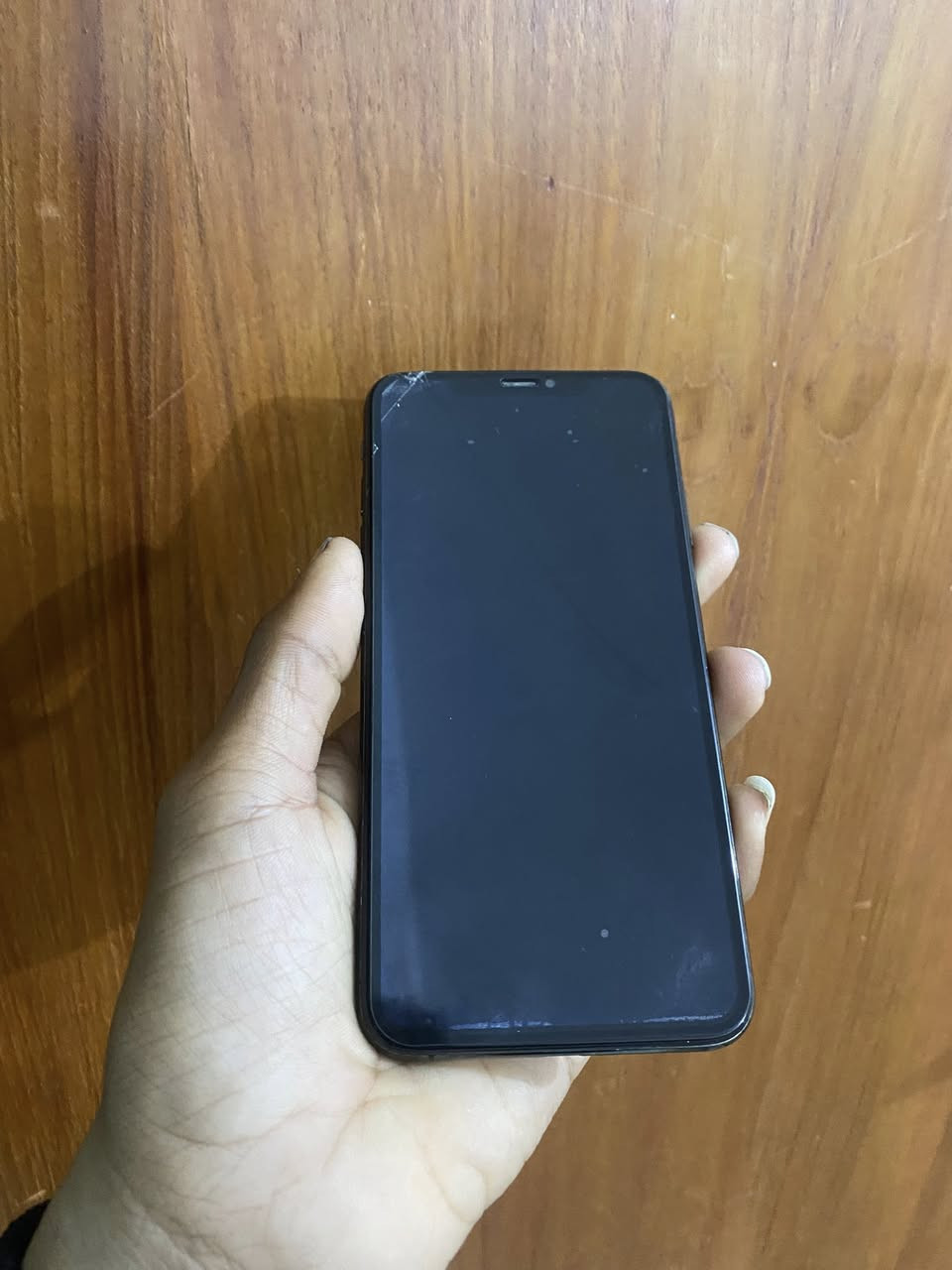 اكس ماكس.
ذاكرته 64. 
بطاريه 80بلادي. 
بي فطر بزاويه.  
سعره 110الف فقط وسعره ثابت 
م رمادي 
شراي اتصل فقط. 
***********
