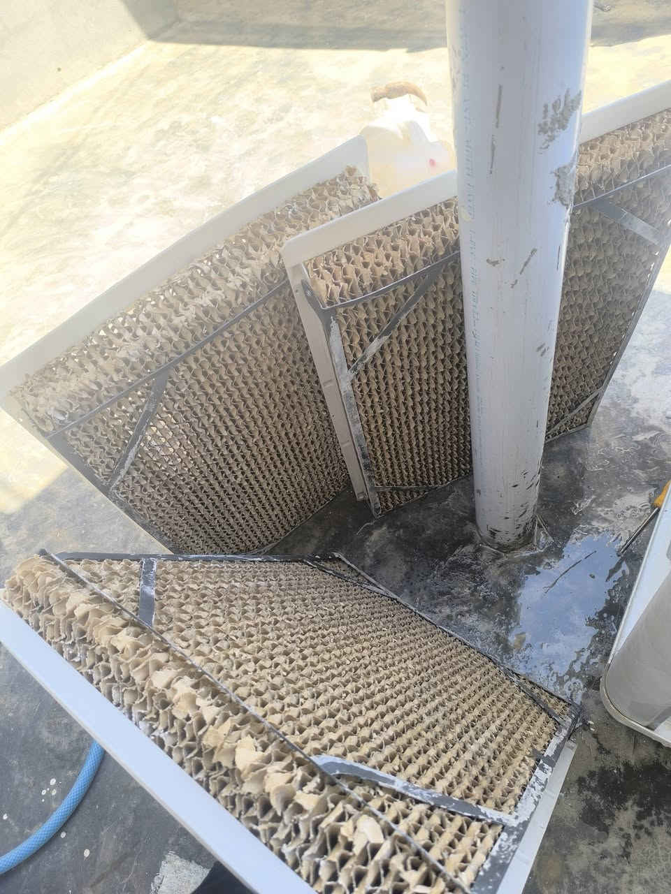 بۆ فرۆشتن هی یەک ماڵە
کەلار گردەگۆزێنە 
بێ عەیب بەشەرتی هەموو شتی 
کاربای هەر ناوێت
بۆ سعرکەێ زۆر هەرزان 
***********
admen‌🩷
