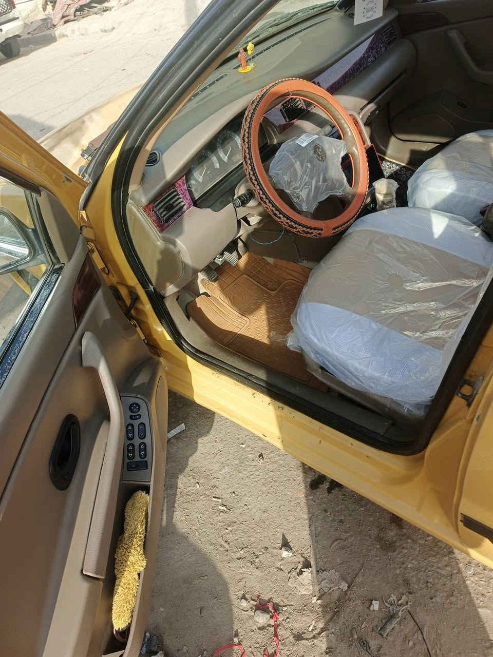 شباب سياره سمند موديل 2011 سياره السعر 27 وبيه مجال قليل لشراي المكان العماره رقم ***********
