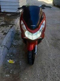 للبيع دراجه pcxجيل الاول دراجة مال رمبه مديل18  الدراجه على  ايدي حجم ...