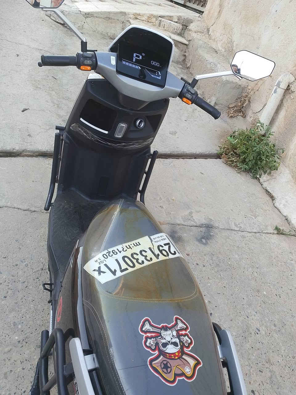 مطور تيسلا مدرع نظيف شرط الفحص  سته بطاريات اكبار تشغيل عن بعد الملف ١٥٠٠ سرعه ٥٠ حقيقي وباقي التفاصيل عل الاتصال السعر مليؤن وميه بي مجال  الرقم ***********
