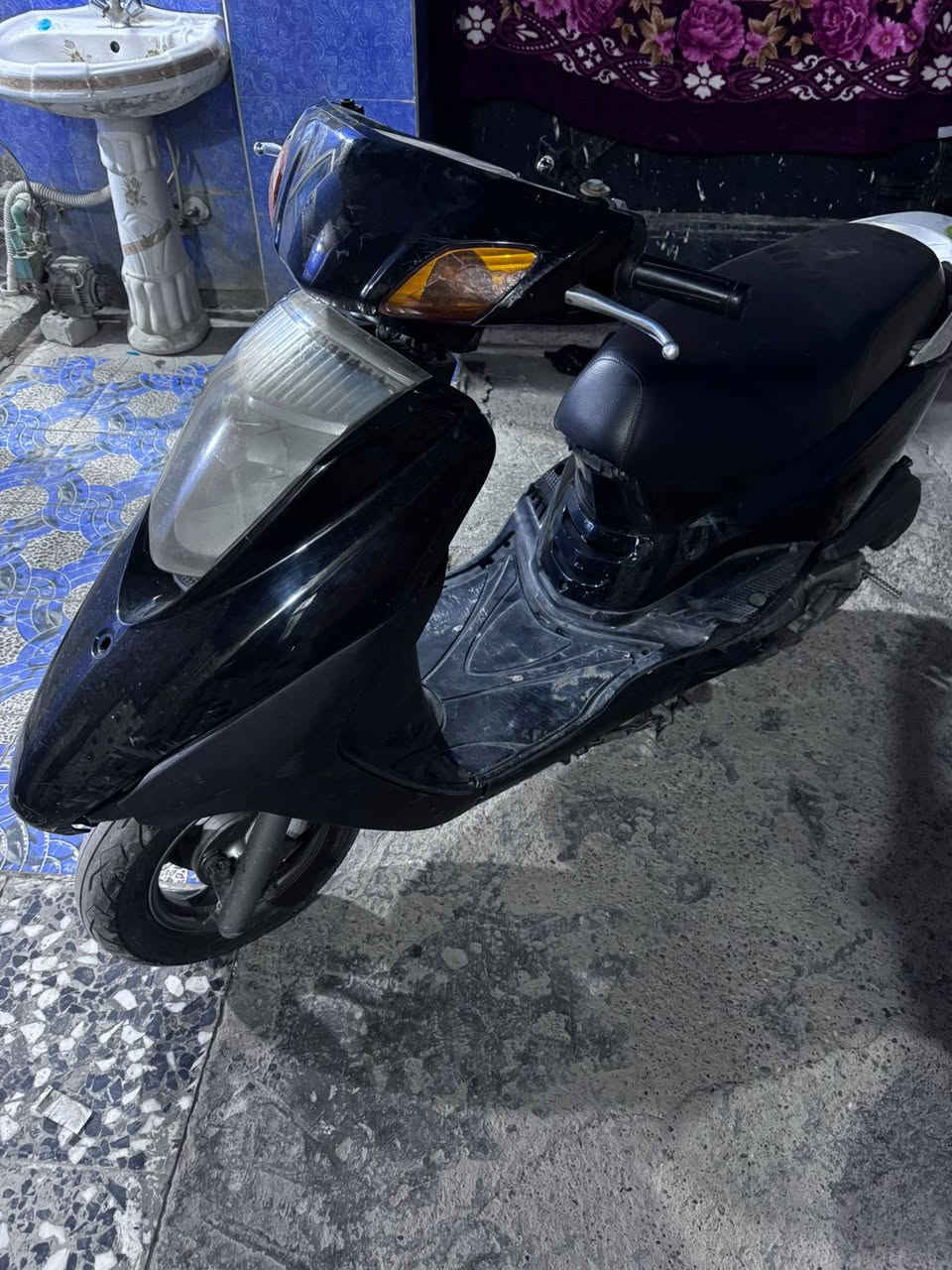 السلام عليكم دراجه بريز للبيع بس نقصه باتري الباقي كله شغال ابيع كوم حديد مكاني بغداد فلكه حي النصر رقمي *********** السعر 300
